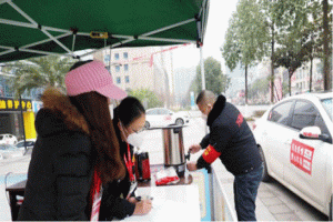 萬順叫車愛心車隊，疫情陰影下的一束光