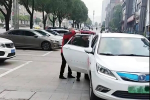 從自主創(chuàng)業(yè)到萬(wàn)順叫車(chē)司機(jī)共創(chuàng)人，換個(gè)舞臺(tái)堅(jiān)持優(yōu)秀