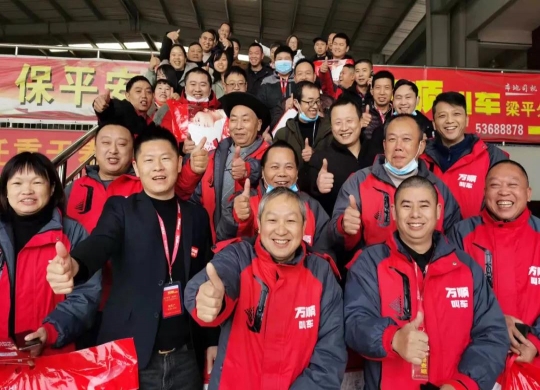 春運(yùn)，萬(wàn)順叫車(chē)司機(jī)在暖心服務(wù)中感受別樣年味